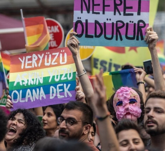 KaosGL'den 'Nefrete değil, hayata ses ver' yayını: LGBTİ+ hakları canlı yayında tartışılacak