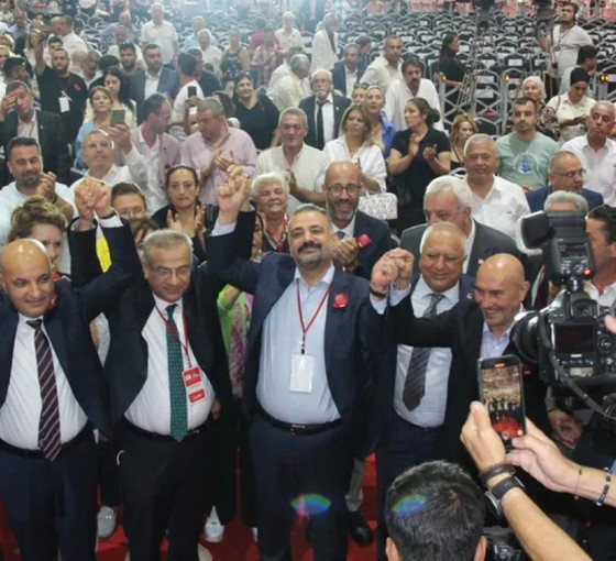 CHP İzmir İl Kongresi'nde başkanlığa Şenol Aslanoğlu seçildi