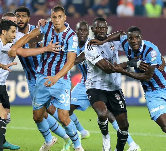Trabzonspor, evinde üç puanı aldı: Beşiktaş'ı 3-0 yendi