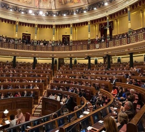 İspanya'da Baskça, Katalanca ve Galiçyaca ilk kez mecliste