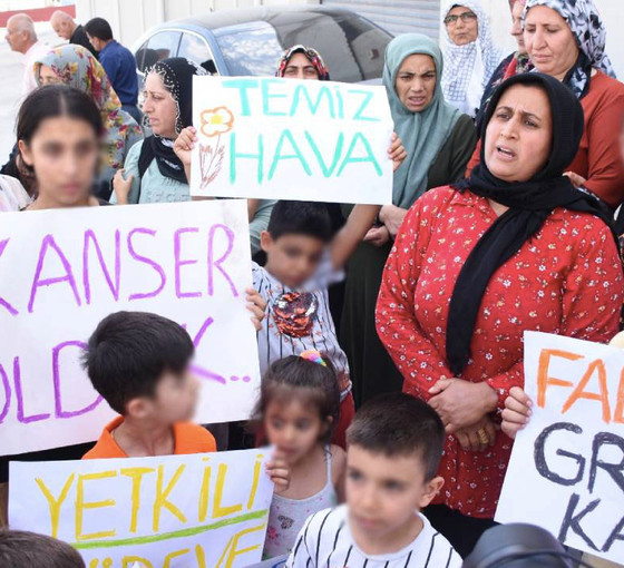 Mersinliler plastik yakma tesisine karşı isyanda: 'Kanser olmak istemiyoruz'
