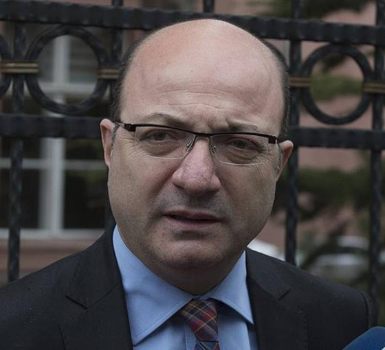 İlhan Cihaner: CHP'de şu anda bir vekalet savaşı yürütülüyor