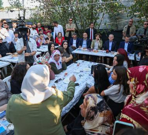 Kılıçdaroğlu, İstanbul'da kadınların sorunlarını ve taleplerini dinledi