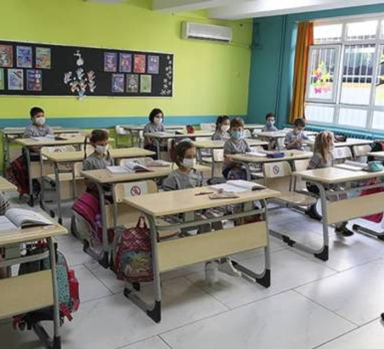 Bakanlık beyaz önlük için öğretmenlerden beden ölçülerini istedi: 'İktidar itaat konusunda tek tip olmamızı istiyor'