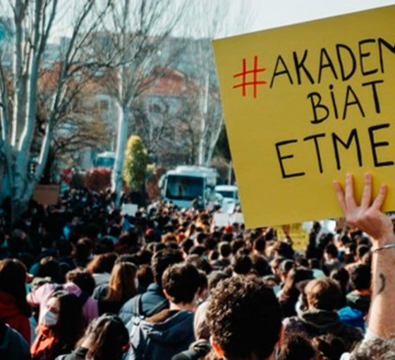 Boğaziçi’nin emekli akademisyenlerinin kart iptaline yargı freni