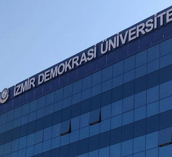 Sayıştay raporu: İzmir Demokrasi Üniversitesi, bakanlığın verdiği lojmanları amacı dışında kullanmış