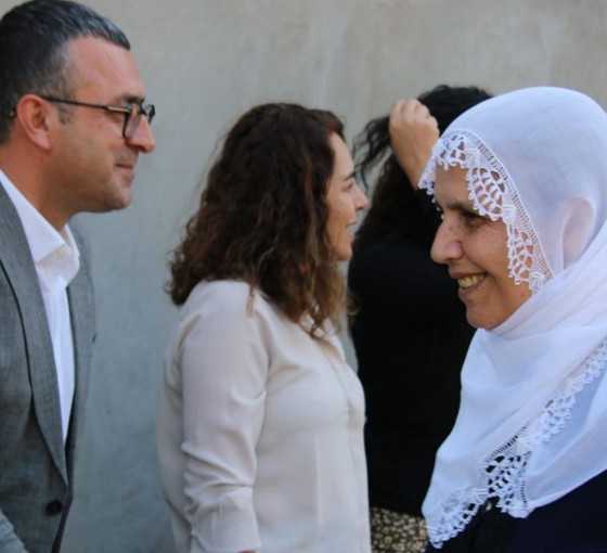 Yeşil Sol Parti, baskın yapılan Zorava'yı ziyaret etti: 'Sindirme politikaları bizi yıldırmayacak'