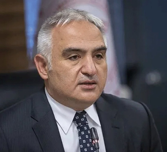 Kültür Bakanı Ersoy'dan Altın Portakal'da sansüre 'terör' kılıfı