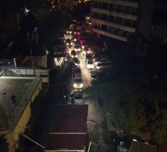 79 kez dolandırıcılık cezası kesilen gece kulübüne operasyon: 46 gözaltı kararı