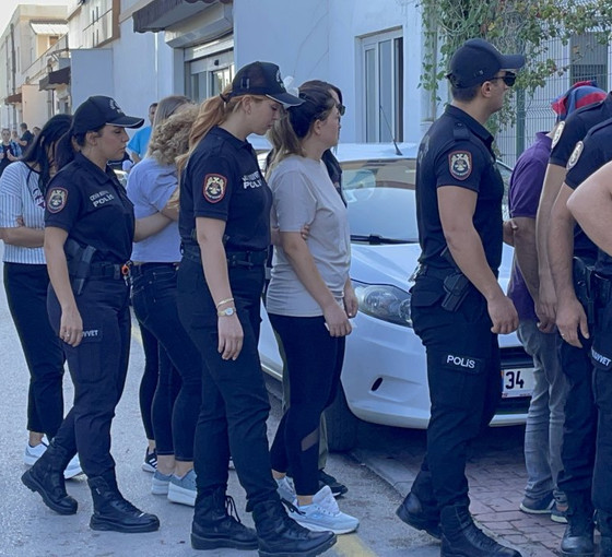 CHP'li iki belediyeye operasyon kapsamında 13 kişi tutuklandı