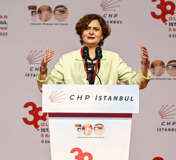 Canan Kaftancıoğlu'ndan görevi devrettiği Özgür Çelik'e tebrik