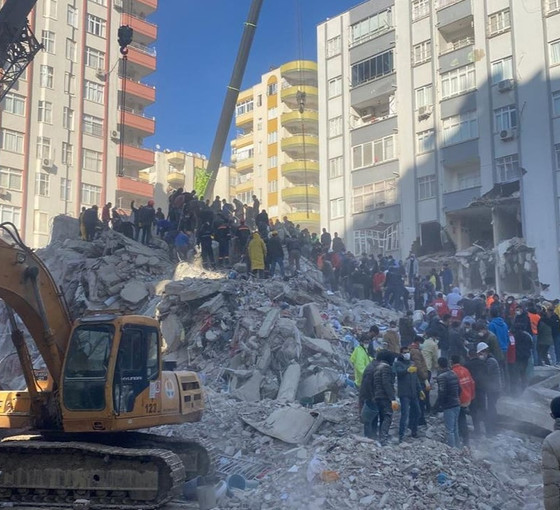 96 kişiye mezar olan Alpargün Apartmanı Davası başladı: Raporlara rağmen eksik malzeme kullanmadığını savundu