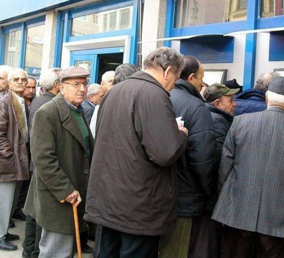 Çalışmaya mahkum olanlar 'es' geçildi: Emekliye 'zam' yerine tek seferlik 5 bin TL ödemeye tepki büyük