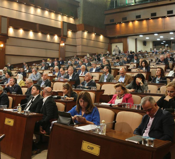 AKP ve CHP arasında 'cemaat' tartışması: TÜGVA ve Ensar’a verilen yurtların iadesi önergesine AKP ve MHP oylarıyla ret