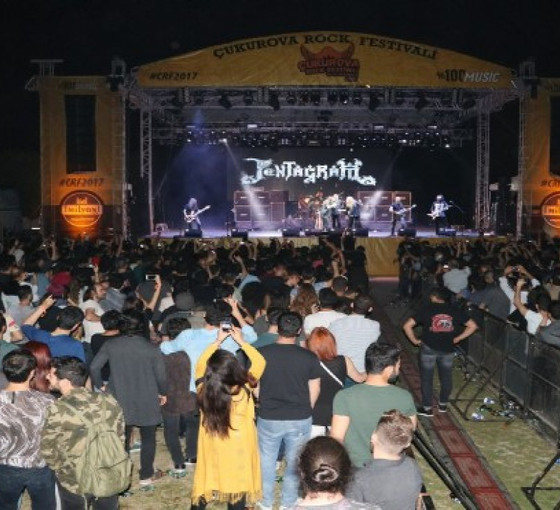 Valiliğin Çukurova Rock Festivali'ni yasaklama kararı mahkeme tarafından durduruldu