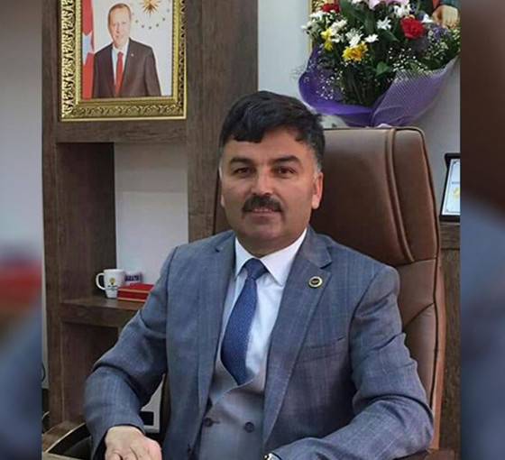 İhracı istenmişti: Caddeden 'Ömer Halisdemir' ismini kaldıran AKP'li başkan istifa etti