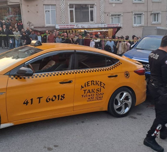 Kocaeli'de bir taksici, aracında başından vurularak öldürüldü