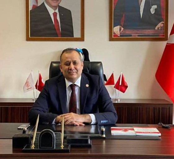 AKP'li isimlerle bir dizi görüşmeler: 'Siyasilere randevu vermiyoruz' diyen bürokrat sosyal medya hesabından kendini ele verdi