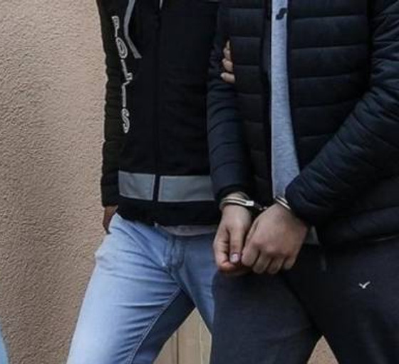 HEDEP’li gençler darp edilerek gözaltına alındı