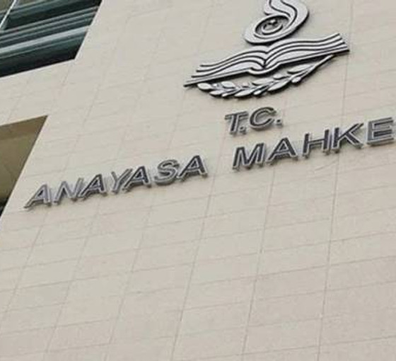 AYM, TCK’nin 'Örgüt üyesi olmamakla beraber örgüt adına suç işleyen'leri kapsayan 220. maddesinin 6. fıkrasını iptal etti