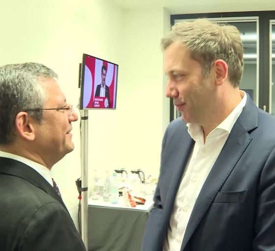 CHP Genel Başkanı Özgür Özel, Almanya'da SPD Kongresine katıldı
