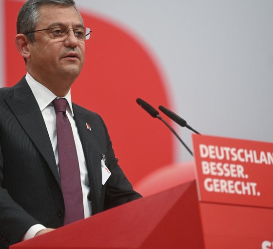 Özel'den SPD Kongresi'nde Almanca açıklama: Daha fazla demokrasiye cesaret etmek istiyoruz