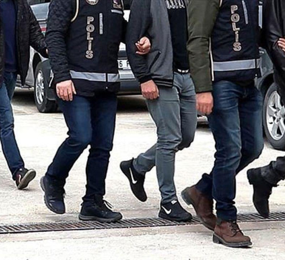 Siirt'te çok sayıda siyasetçi gözaltına alındı