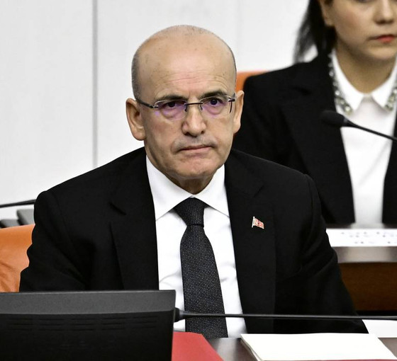 CHP'li Özgür Karabat: Mehmet Şimşek, pos cihazı ile kara para trafiğini görmezden geliyor