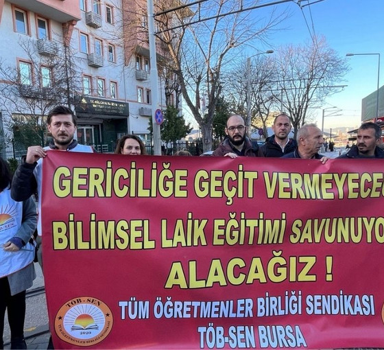 Bursa’da öğretmenlerden Bakan Tekin ve ÇEDES protestosu