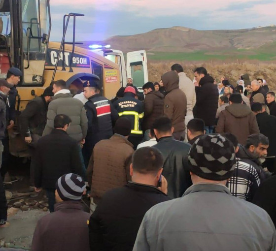 Kum ocağındaki istinat duvarı işçilerin üzerine çökmüştü: Enkaz altında kalan işçinin cesedine ulaşıldı