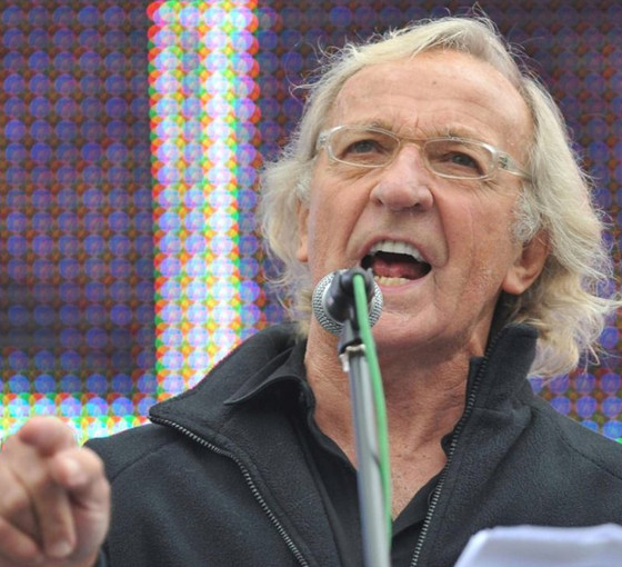Duayen gazeteci John Pilger 84 yaşında vefat etti