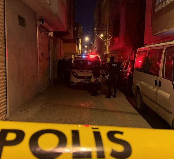 Antep'te bir kişi, eşinin anne ve babasını yaralayıp intihar etti