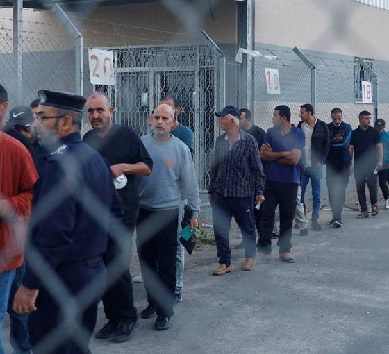 İsrail, Filistinlileri ekmeklerinden de edecek: Filistinli işçilerin yerine 81 bin 500 yabancı işçi alacak