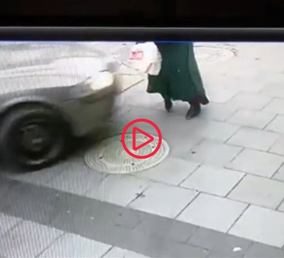 Sakarya'da otomobilin kaldırımda çarptığı yaya öldü