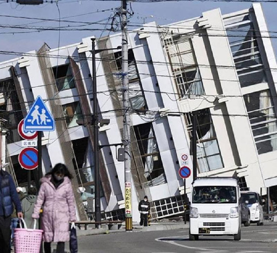 Japonya'da 7.6 büyüklüğünde depremde ölü sayısı 48'e çıktı: Enkazdakileri kurtarmak için zamanla yarışılıyor