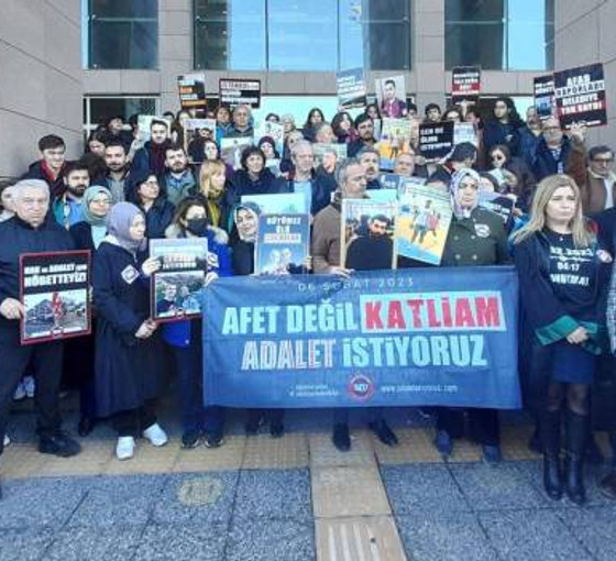 Depremzede aileler adalet nöbeti başlattı: 'Deprem suçları politiktir'
