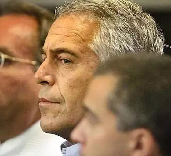 Prenslerden sanatçılara siyasetçilerden Mossad'a uzanan ifşaatlar: Milyarder Epstein dosyası