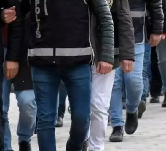 Adıyaman'da ev baskınları: DBP İl Eşbaşkanı gözaltına alındı