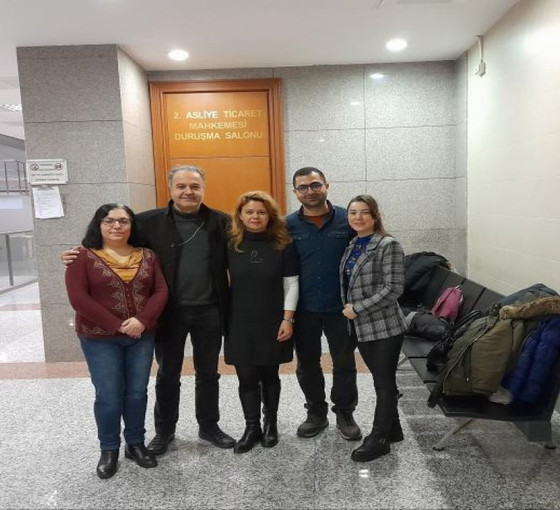 Evrensel yazarı Ceren Sözeri, Çalışan Gazeteciler Günü’nde hâkim karşısına çıktı