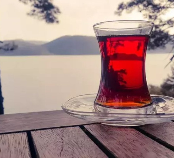 Prof. Dr. Göral: Çayı çok sıcak içmek kanser riski oluşturuyor