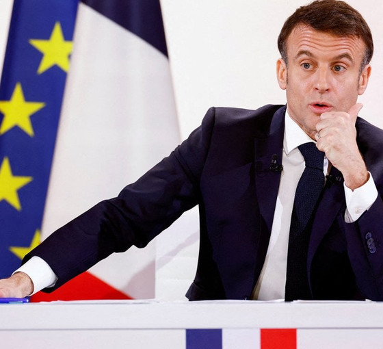 Macron'un aşırı sağcı Le Pen'le mücadele planı: Sağa kaymak