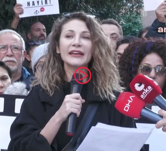 Oyunculardan Kadıköy'de 'Kızıl Goncalar' protestosu: Sansürün normalleştirilmesi sansürden daha tehlikeli