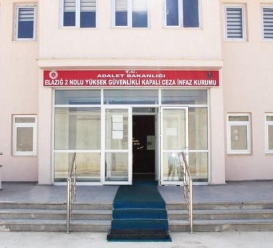AYM kararına rağmen 'iyi halli değil' gerekçesiyle tahliye edilmiyor