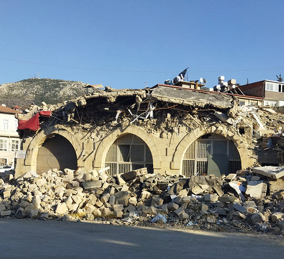 Bir yılın ardından Hatay'da son durum: 'Temiz su, hijyen ve güvenlik sıkıntısı var. En değerli şey demir'