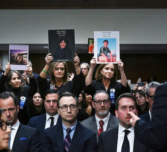 Zuckerberg’in gözyaşları; Çocuklarımızın çevrimiçi güvensizliği