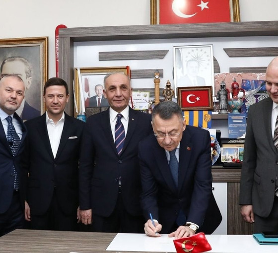 Gelecek Partisi ve DEVA Partisi'nden üç yönetici AKP'ye geçti