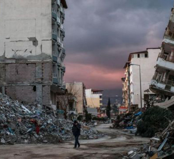 Mimarlar Odası'ndan deprem raporu: 'Barınma sorunu sürüyor, kalıcı konutlar bir yıldan önce tamamlanamaz'
