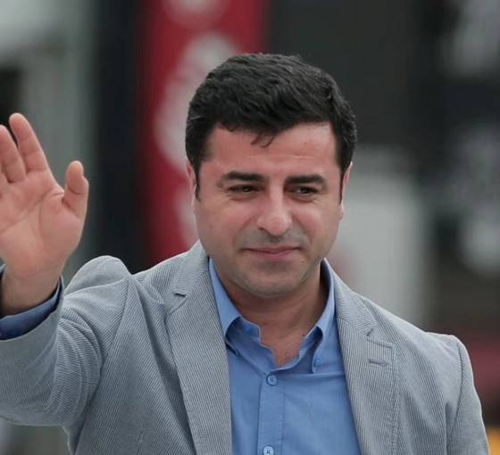 Selahattin Demirtaş'tan görüşe çıkmama kararı: 'Onur kırıcı üst araması dayatılıyor'