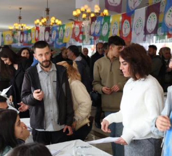 Dersim'de DEM Parti'nin halk oylaması sona erdi: Seçimde üçü kadın, dokuz aday yarışıyor