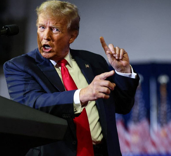 Trump'a dava açan başsavcı hakkındaki 'romantik ilişki' davası tartışmalı geçti